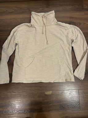 Carve Designs Bodie Funnel neck light sweatshirt size Medium sand white stripes